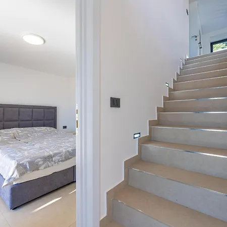 Incanto פיישצ'נה אובלה